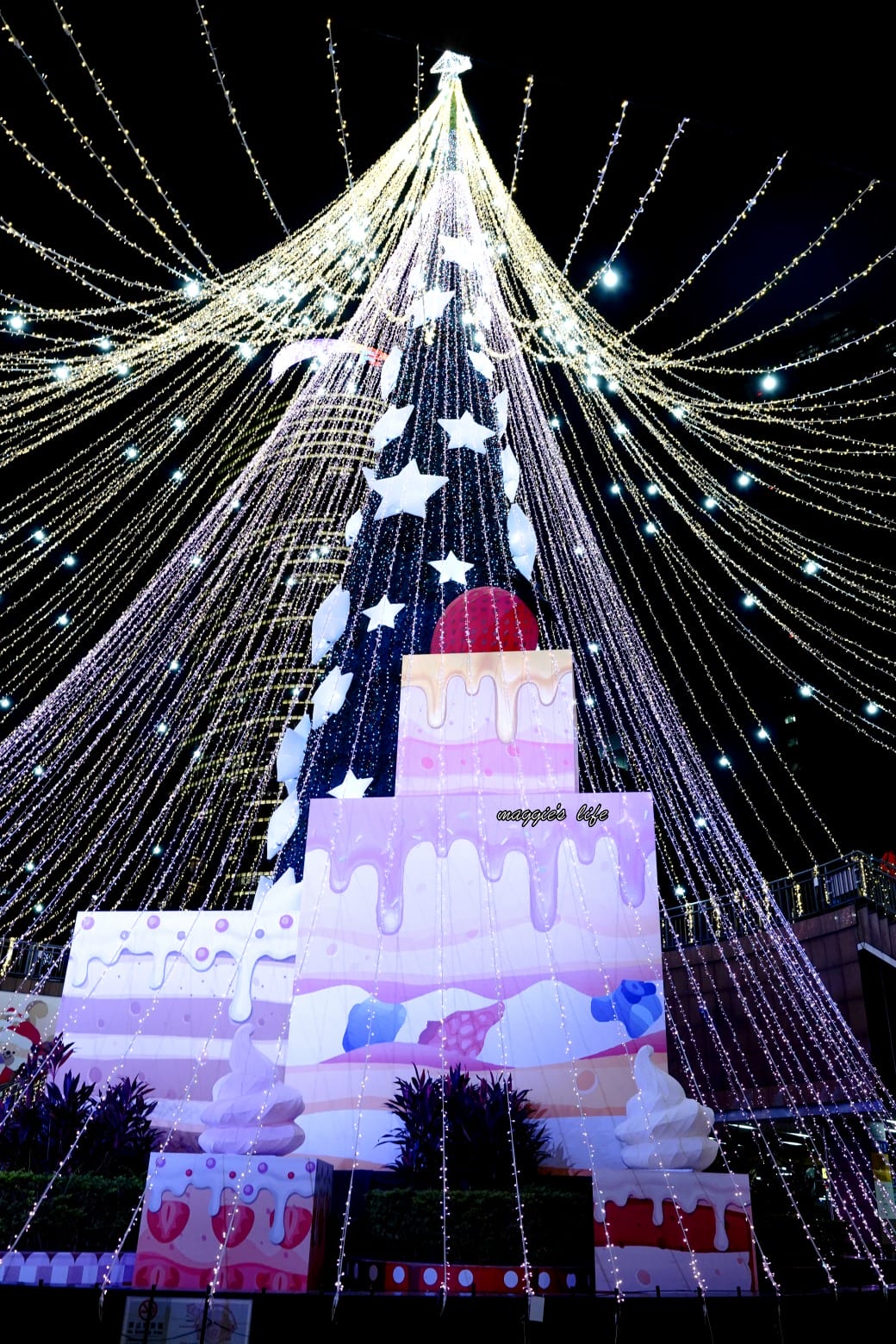 2023新北耶誕城11/17登場，四大必拍光廊，吉祥物桑塔熊登場，6大亮點搶先看，時間，交通，活動攻略