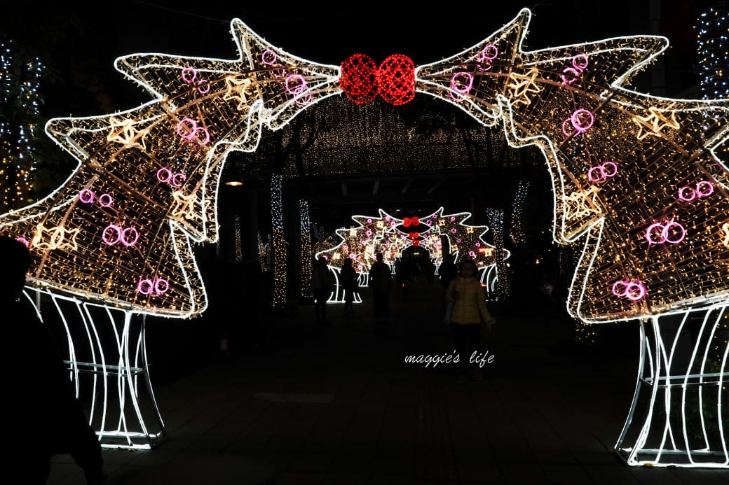 2023新北耶誕城11/17登場，四大必拍光廊，吉祥物桑塔熊登場，6大亮點搶先看，時間，交通，活動攻略