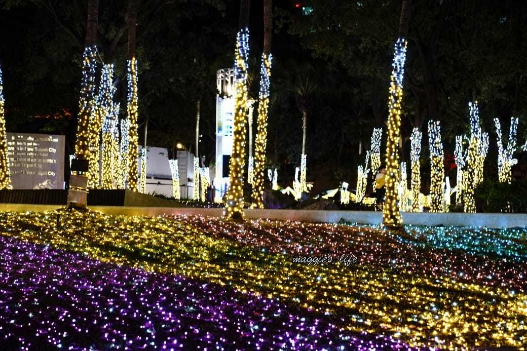 2023新北耶誕城11/17登場，四大必拍光廊，吉祥物桑塔熊登場，6大亮點搶先看，時間，交通，活動攻略