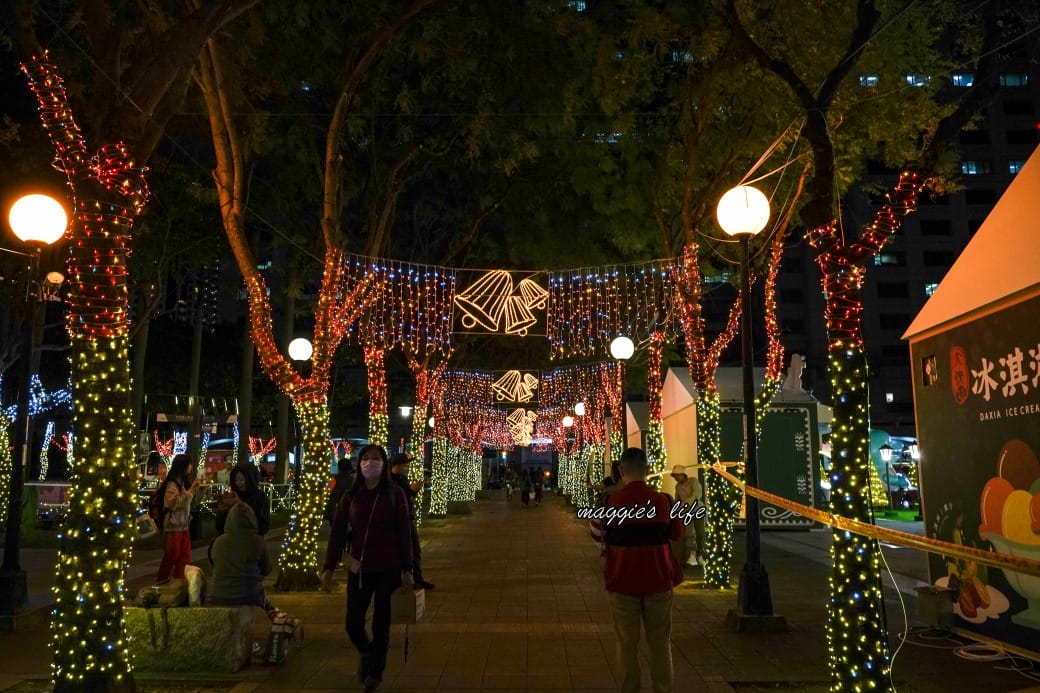 2023新北耶誕城11/17登場，四大必拍光廊，吉祥物桑塔熊登場，6大亮點搶先看，時間，交通，活動攻略