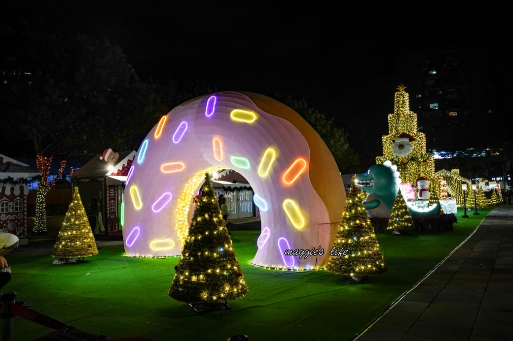 2023新北耶誕城11/17登場，四大必拍光廊，吉祥物桑塔熊登場，6大亮點搶先看，時間，交通，活動攻略