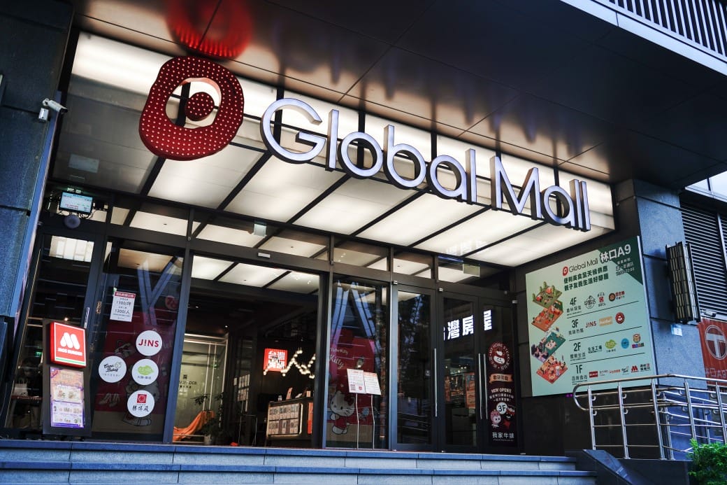 我家牛排林口A9店，350元自助吧吃到飽，超過百種食材，還有蝦跟豬腳，新開幕超狂自助餐！