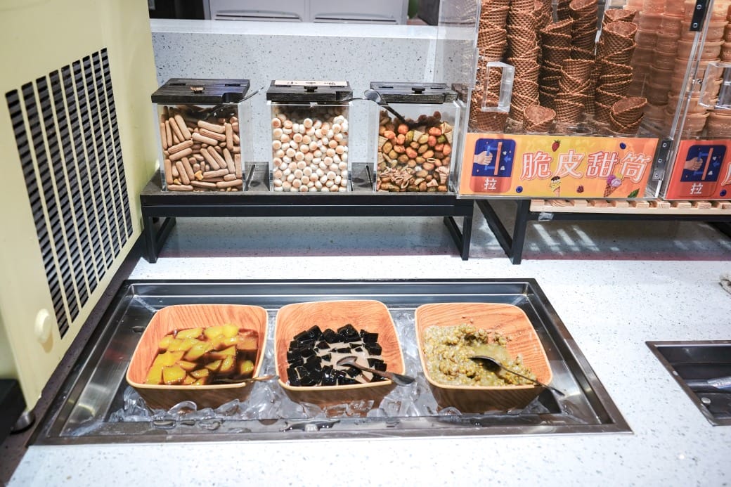 我家牛排林口A9店，350元自助吧吃到飽，超過百種食材，還有蝦跟豬腳，新開幕超狂自助餐！