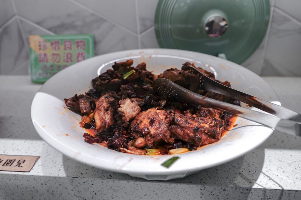 我家牛排林口A9店，350元自助吧吃到飽，超過百種食材，還有蝦跟豬腳，新開幕超狂自助餐！