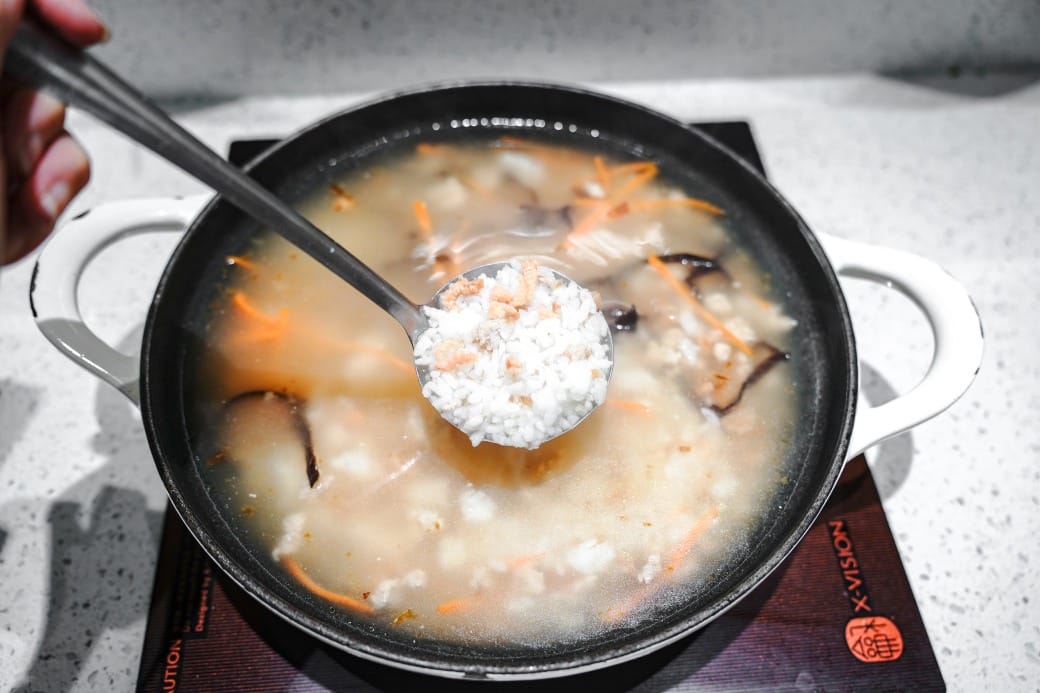 我家牛排林口A9店，350元自助吧吃到飽，超過百種食材，還有蝦跟豬腳，新開幕超狂自助餐！