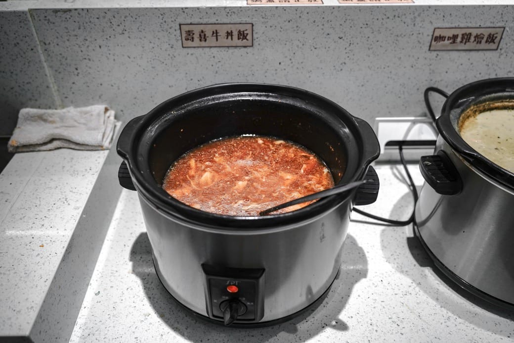 我家牛排林口A9店，350元自助吧吃到飽，超過百種食材，還有蝦跟豬腳，新開幕超狂自助餐！