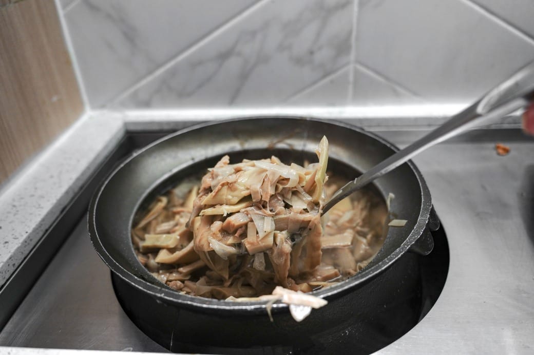 我家牛排林口A9店，350元自助吧吃到飽，超過百種食材，還有蝦跟豬腳，新開幕超狂自助餐！