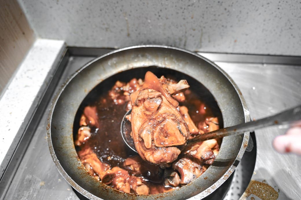 我家牛排林口A9店，350元自助吧吃到飽，超過百種食材，還有蝦跟豬腳，新開幕超狂自助餐！