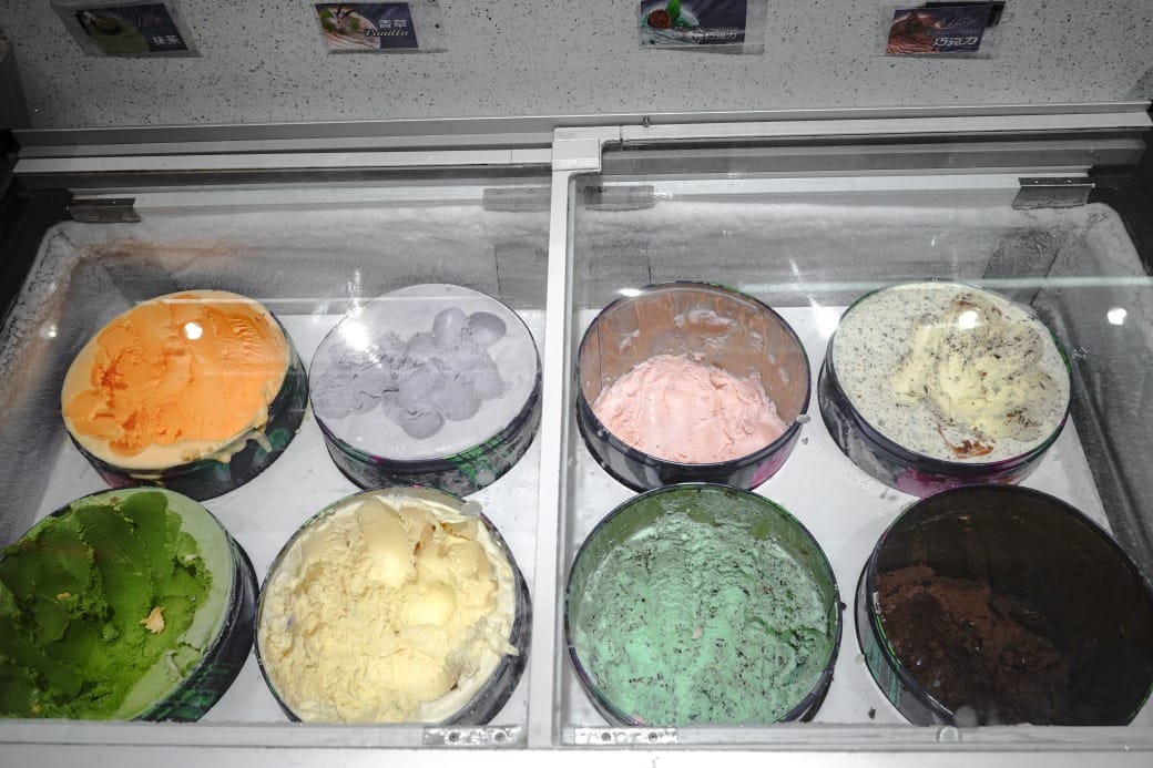 我家牛排林口A9店，350元自助吧吃到飽，超過百種食材，還有蝦跟豬腳，新開幕超狂自助餐！