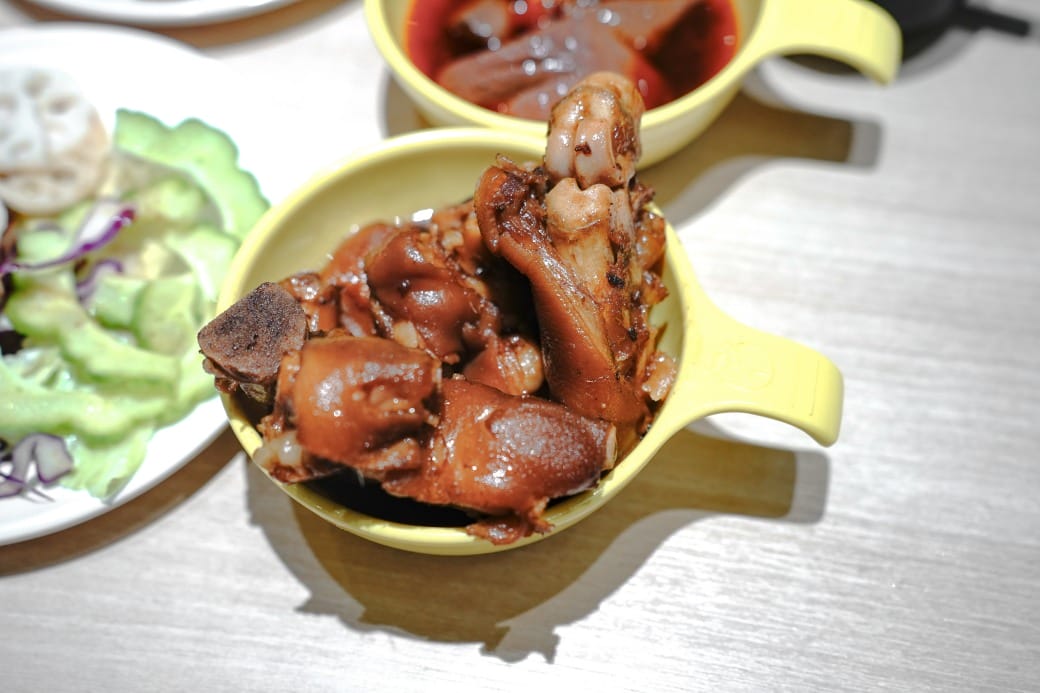 我家牛排林口A9店，350元自助吧吃到飽，超過百種食材，還有蝦跟豬腳，新開幕超狂自助餐！