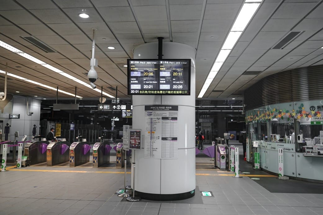 我家牛排林口A9店，350元自助吧吃到飽，超過百種食材，還有蝦跟豬腳，新開幕超狂自助餐！