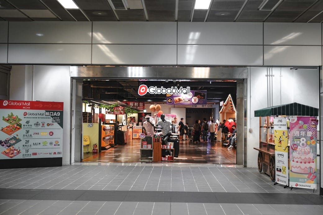 我家牛排林口A9店，350元自助吧吃到飽，超過百種食材，還有蝦跟豬腳，新開幕超狂自助餐！