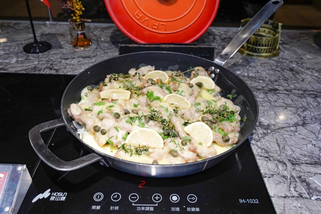 台北福華大飯店｜彩虹座自助餐吃到飽，義大利美食節17區新菜色，生蠔鮑魚螃蟹現煎牛排生牛肉，紅白酒啤酒香檳無限暢飲，價位菜色大公開！