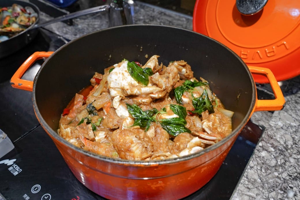 台北福華大飯店｜彩虹座自助餐吃到飽，義大利美食節17區新菜色，生蠔鮑魚螃蟹現煎牛排生牛肉，紅白酒啤酒香檳無限暢飲，價位菜色大公開！