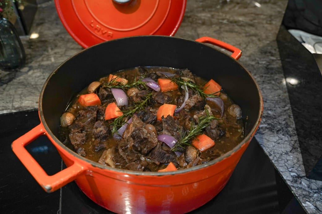 台北福華大飯店｜彩虹座自助餐吃到飽，義大利美食節17區新菜色，生蠔鮑魚螃蟹現煎牛排生牛肉，紅白酒啤酒香檳無限暢飲，價位菜色大公開！