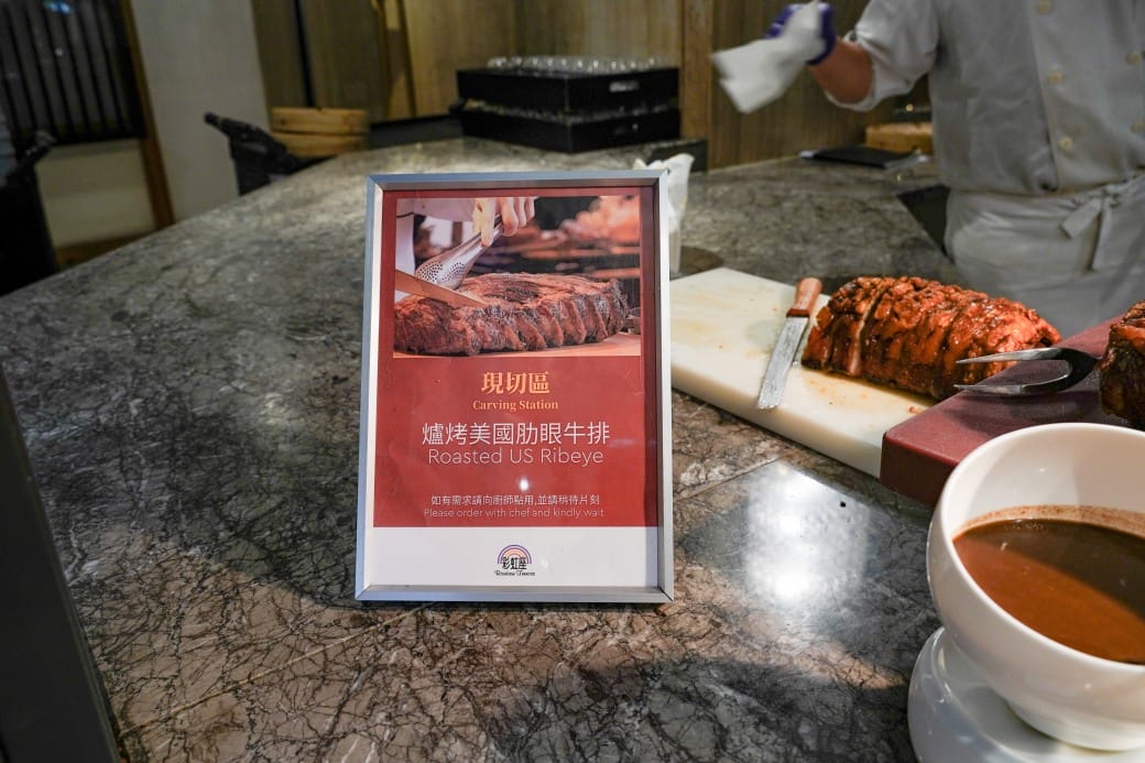 台北福華大飯店｜彩虹座自助餐吃到飽，義大利美食節17區新菜色，生蠔鮑魚螃蟹現煎牛排生牛肉，紅白酒啤酒香檳無限暢飲，價位菜色大公開！