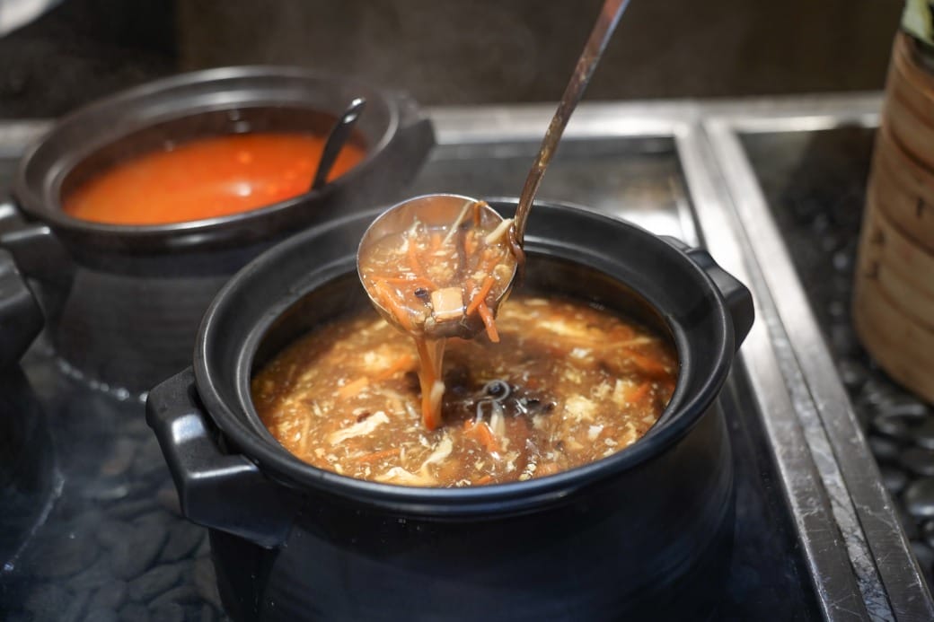 台北福華大飯店｜彩虹座自助餐吃到飽，義大利美食節17區新菜色，生蠔鮑魚螃蟹現煎牛排生牛肉，紅白酒啤酒香檳無限暢飲，價位菜色大公開！