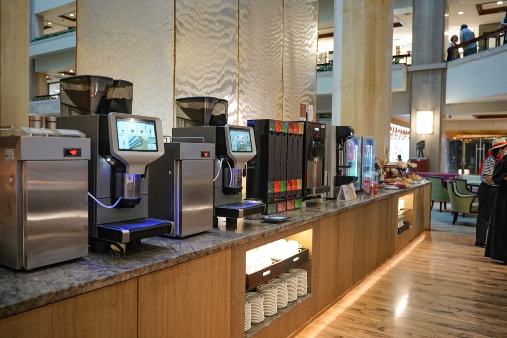 台北福華大飯店｜彩虹座自助餐吃到飽，義大利美食節17區新菜色，生蠔鮑魚螃蟹現煎牛排生牛肉，紅白酒啤酒香檳無限暢飲，價位菜色大公開！