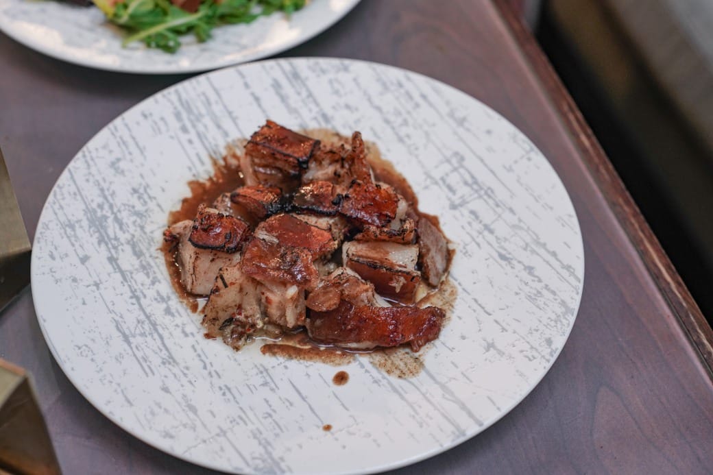 台北福華大飯店｜彩虹座自助餐吃到飽，義大利美食節17區新菜色，生蠔鮑魚螃蟹現煎牛排生牛肉，紅白酒啤酒香檳無限暢飲，價位菜色大公開！