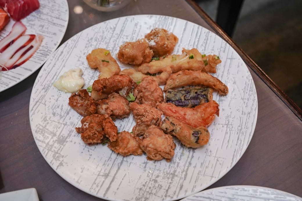 台北福華大飯店｜彩虹座自助餐吃到飽，義大利美食節17區新菜色，生蠔鮑魚螃蟹現煎牛排生牛肉，紅白酒啤酒香檳無限暢飲，價位菜色大公開！