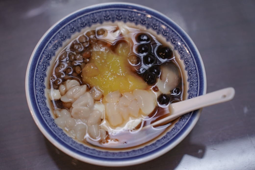 台北福華大飯店｜彩虹座自助餐吃到飽，義大利美食節17區新菜色，生蠔鮑魚螃蟹現煎牛排生牛肉，紅白酒啤酒香檳無限暢飲，價位菜色大公開！