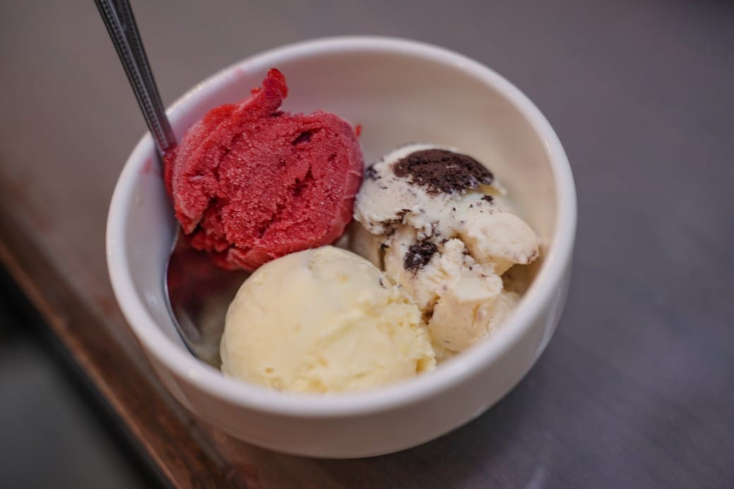 台北福華大飯店｜彩虹座自助餐吃到飽，義大利美食節17區新菜色，生蠔鮑魚螃蟹現煎牛排生牛肉，紅白酒啤酒香檳無限暢飲，價位菜色大公開！