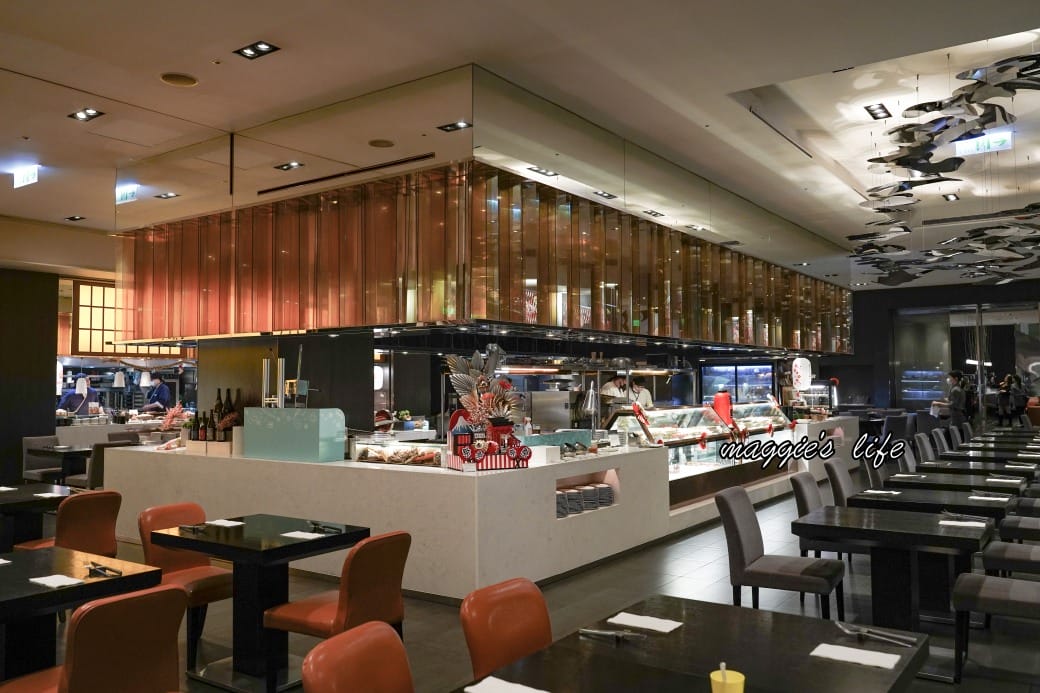 台北寒舍艾美酒店探索廚房|推薦必吃松葉蟹吃到飽，台北五星級飯店自助餐超狂！