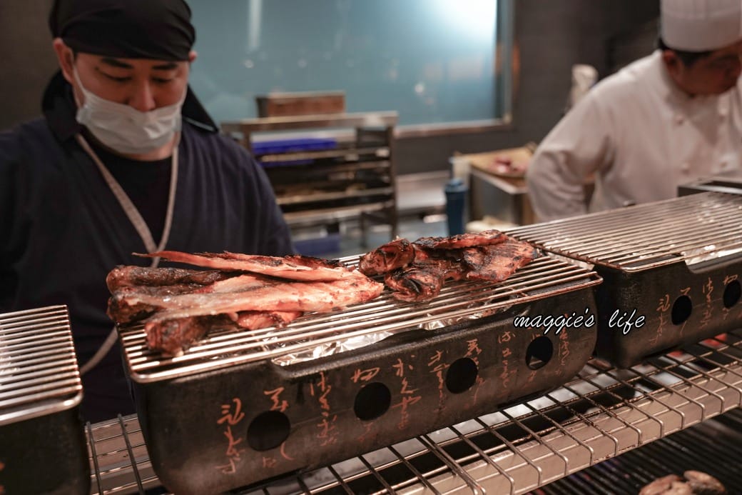 台北寒舍艾美酒店探索廚房|推薦必吃松葉蟹吃到飽，台北五星級飯店自助餐超狂！