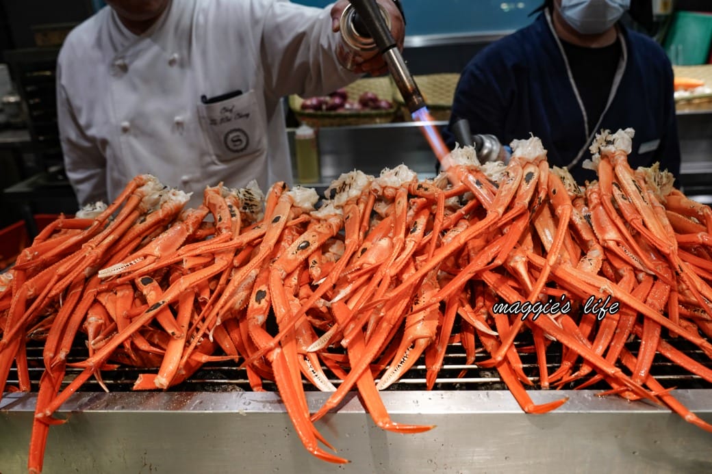 台北寒舍艾美酒店探索廚房|推薦必吃松葉蟹吃到飽，台北五星級飯店自助餐超狂！