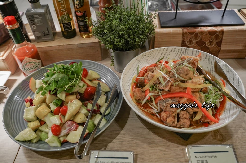 台北寒舍艾美酒店探索廚房|推薦必吃松葉蟹吃到飽，台北五星級飯店自助餐超狂！