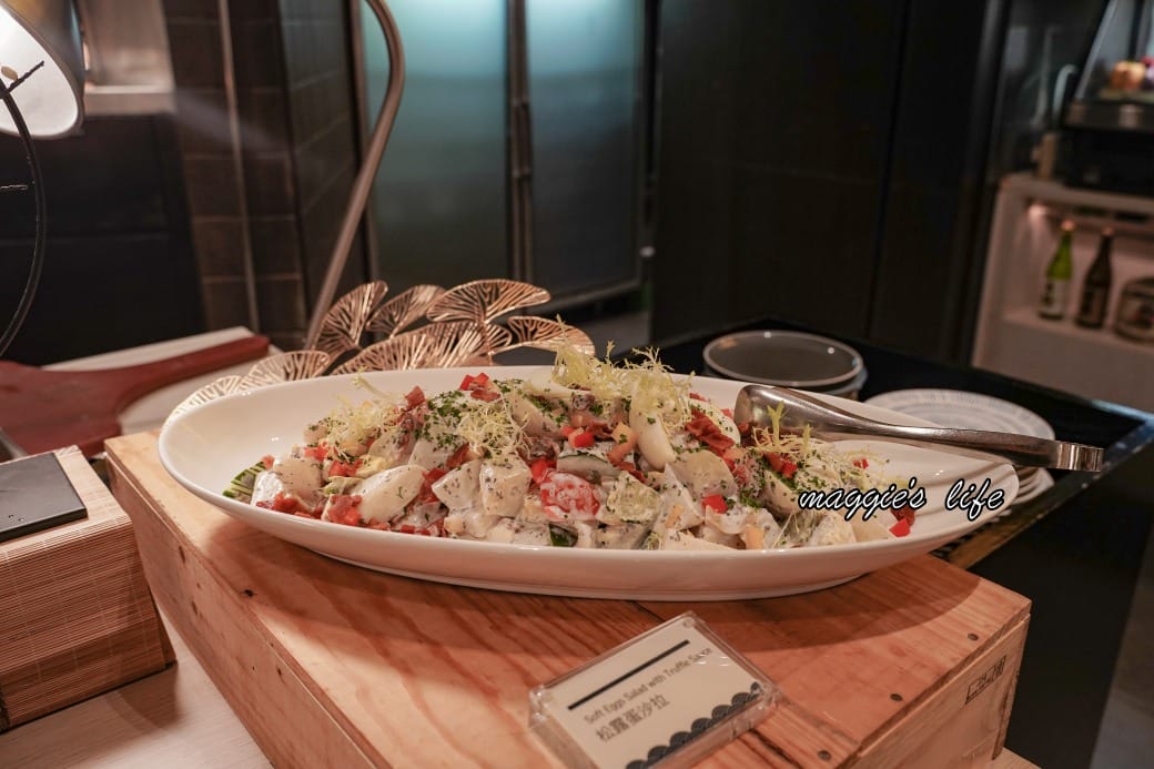 台北寒舍艾美酒店探索廚房|推薦必吃松葉蟹吃到飽，台北五星級飯店自助餐超狂！