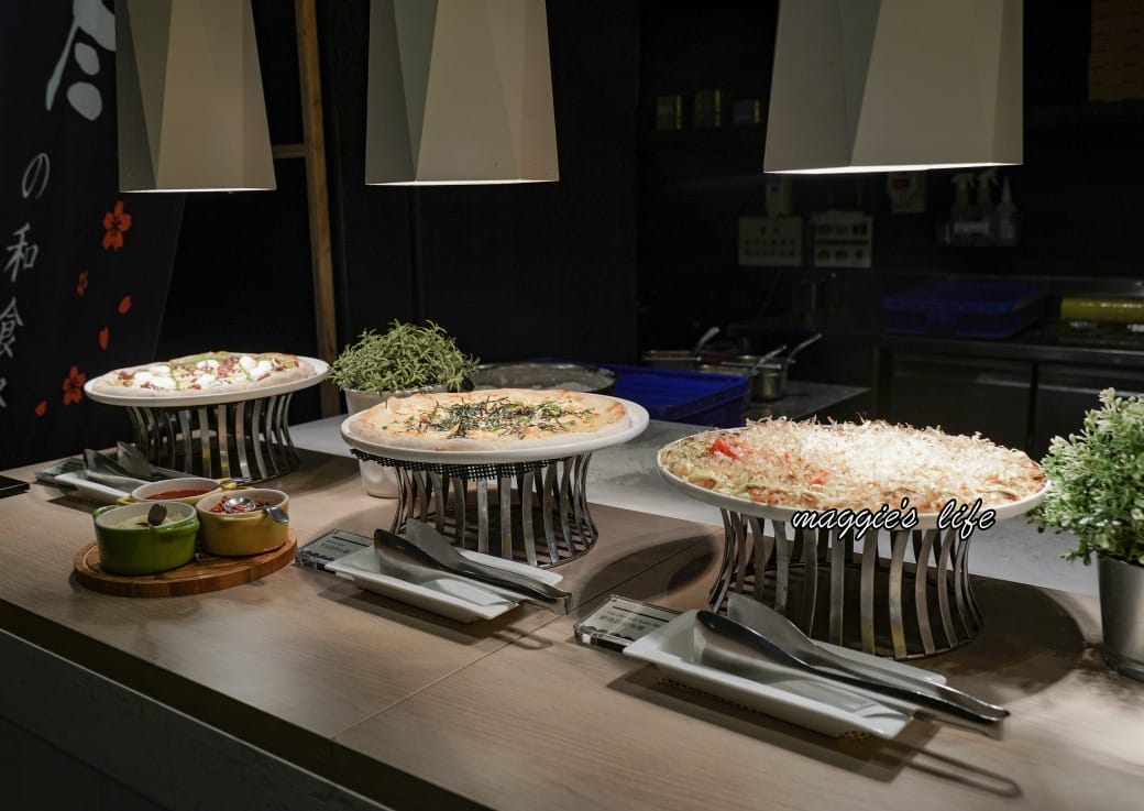 台北寒舍艾美酒店探索廚房|推薦必吃松葉蟹吃到飽，台北五星級飯店自助餐超狂！