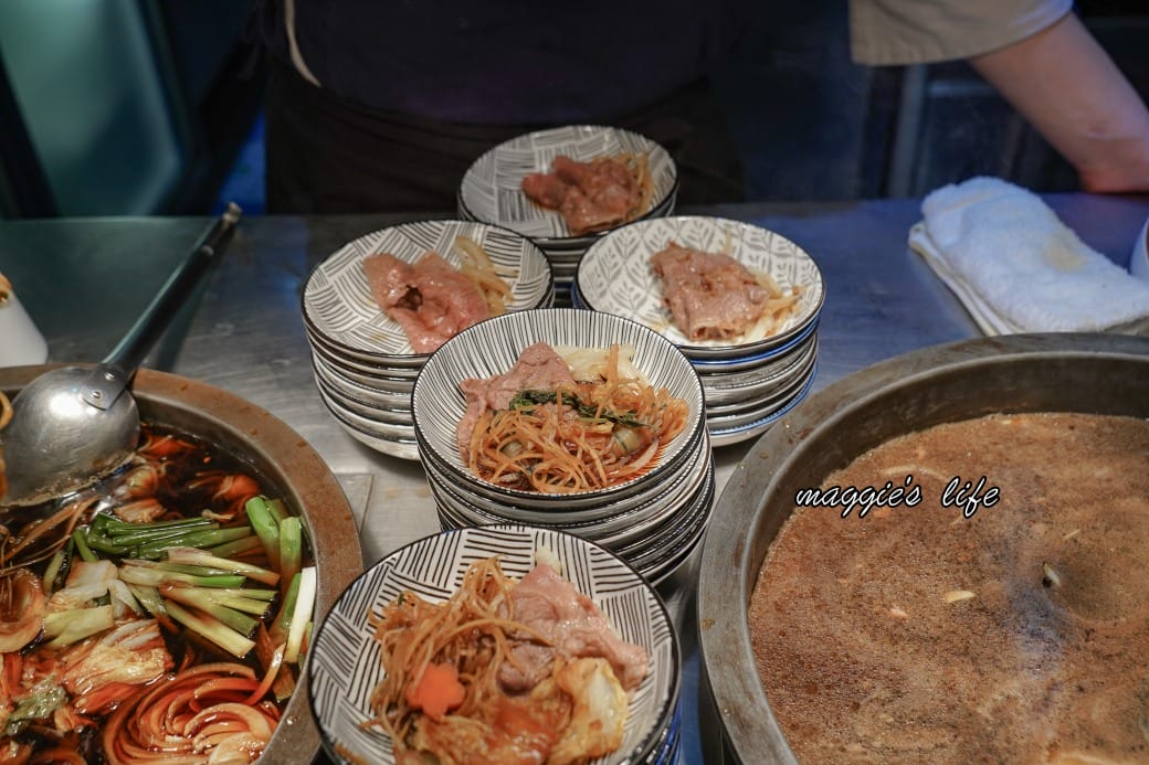 台北寒舍艾美酒店探索廚房|推薦必吃松葉蟹吃到飽，台北五星級飯店自助餐超狂！