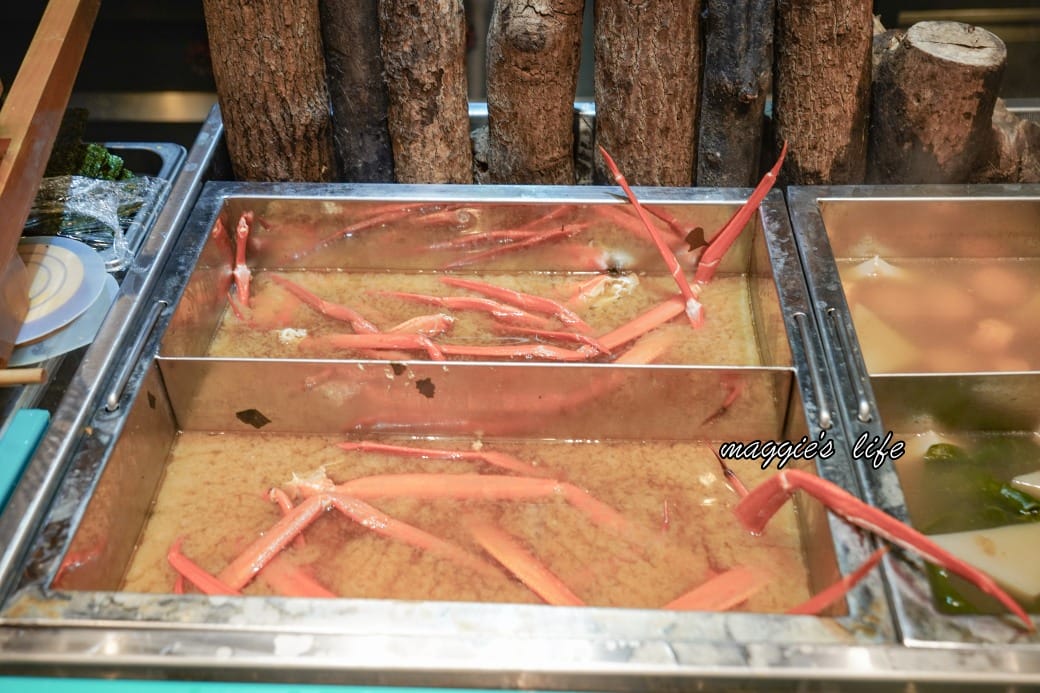 台北寒舍艾美酒店探索廚房|推薦必吃松葉蟹吃到飽，台北五星級飯店自助餐超狂！