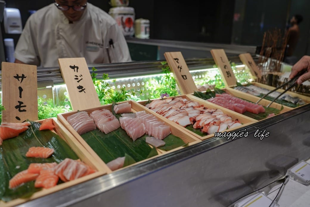 台北寒舍艾美酒店探索廚房|推薦必吃松葉蟹吃到飽，台北五星級飯店自助餐超狂！