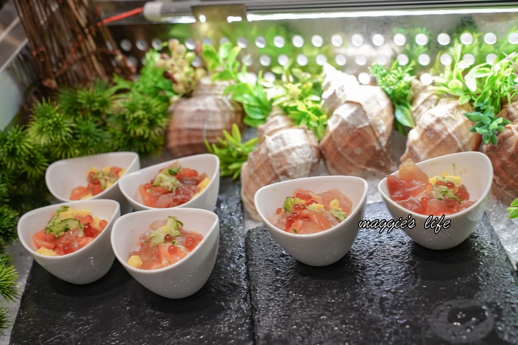 台北寒舍艾美酒店探索廚房|推薦必吃松葉蟹吃到飽，台北五星級飯店自助餐超狂！