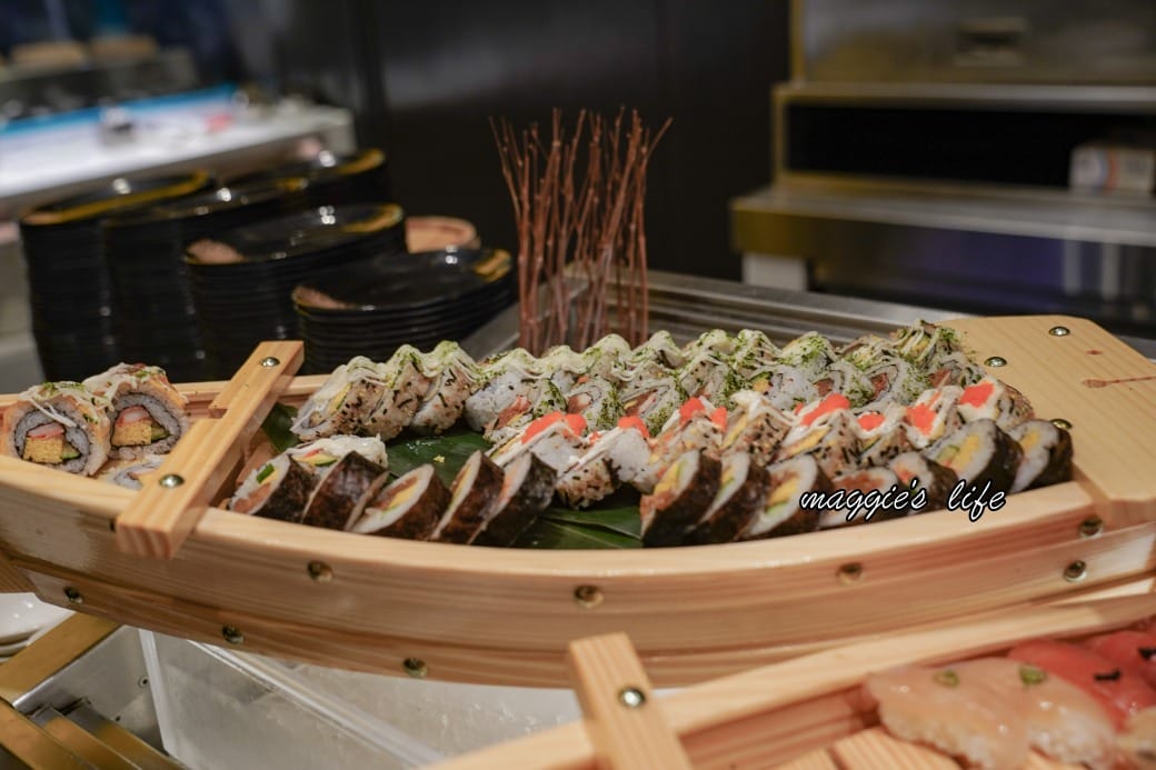 台北寒舍艾美酒店探索廚房|推薦必吃松葉蟹吃到飽，台北五星級飯店自助餐超狂！