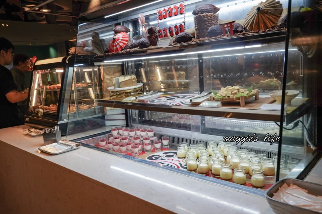 台北寒舍艾美酒店探索廚房|推薦必吃松葉蟹吃到飽，台北五星級飯店自助餐超狂！