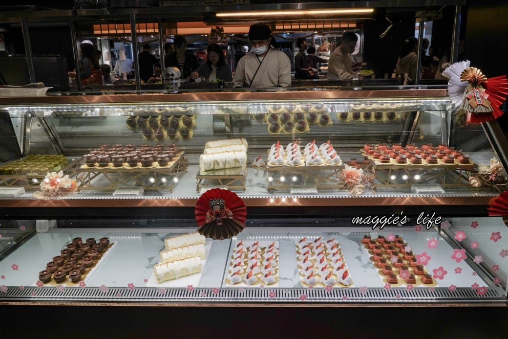 台北寒舍艾美酒店探索廚房|推薦必吃松葉蟹吃到飽，台北五星級飯店自助餐超狂！