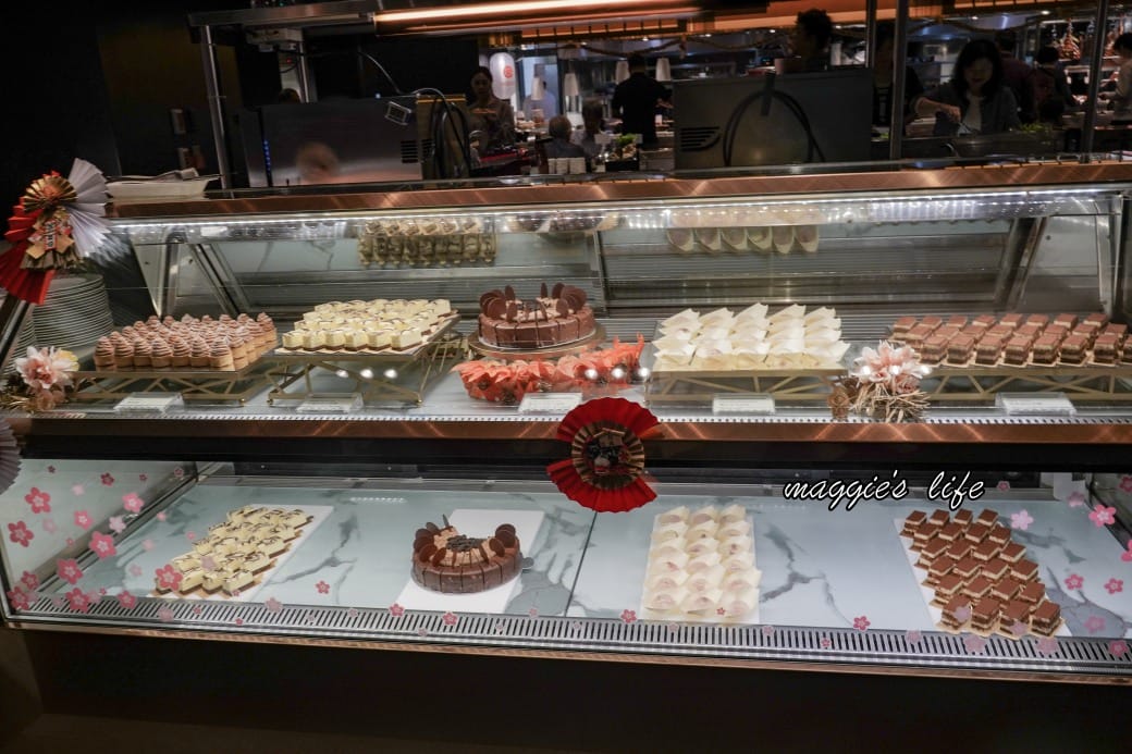 台北寒舍艾美酒店探索廚房|推薦必吃松葉蟹吃到飽，台北五星級飯店自助餐超狂！