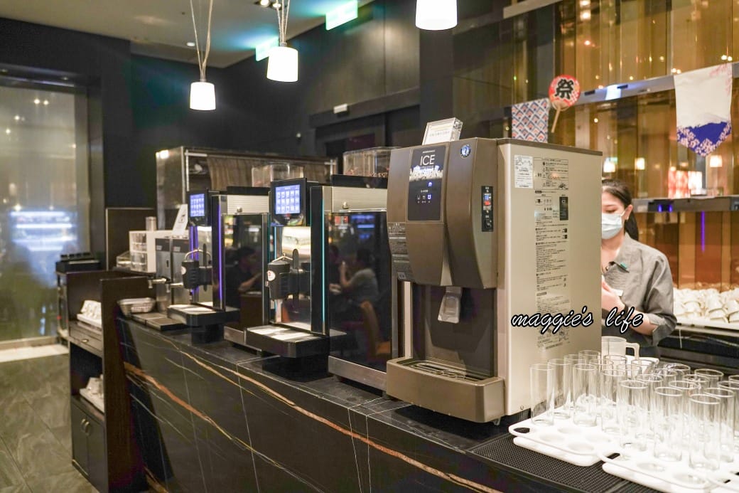 台北寒舍艾美酒店探索廚房|推薦必吃松葉蟹吃到飽，台北五星級飯店自助餐超狂！