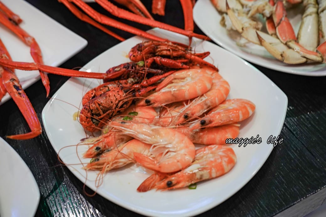 台北寒舍艾美酒店探索廚房|推薦必吃松葉蟹吃到飽，台北五星級飯店自助餐超狂！