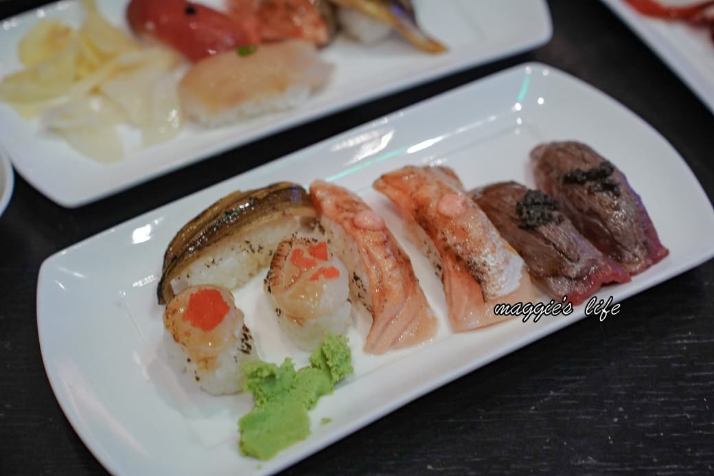 台北寒舍艾美酒店探索廚房|推薦必吃松葉蟹吃到飽，台北五星級飯店自助餐超狂！