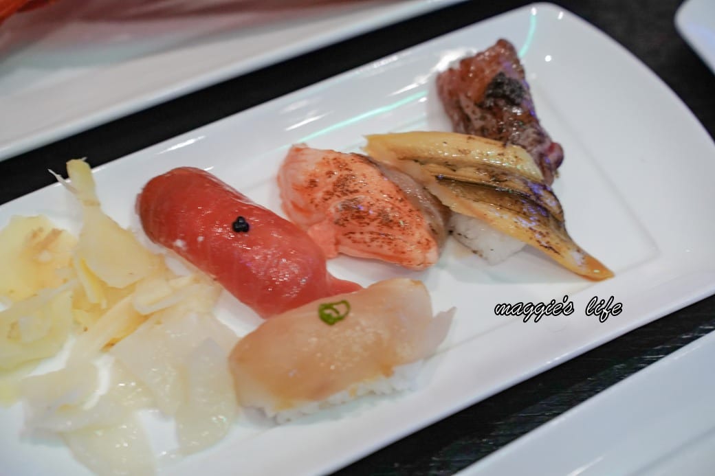 台北寒舍艾美酒店探索廚房|推薦必吃松葉蟹吃到飽，台北五星級飯店自助餐超狂！