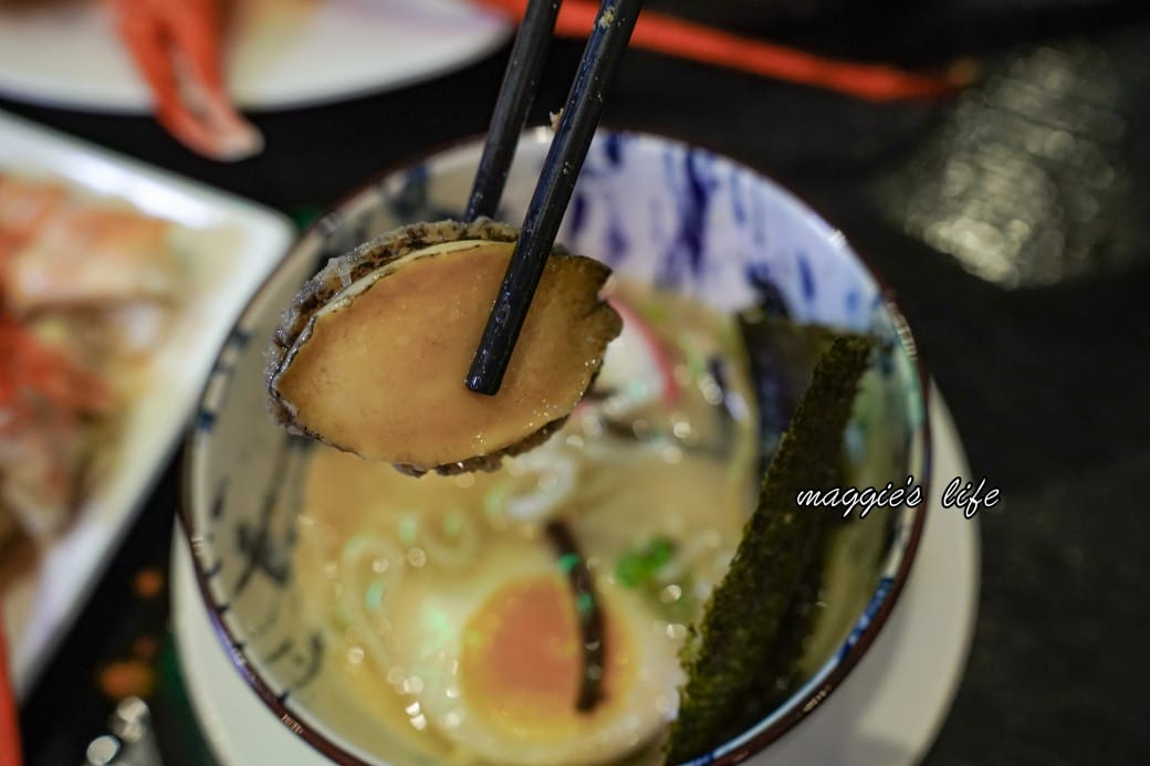台北寒舍艾美酒店探索廚房|推薦必吃松葉蟹吃到飽，台北五星級飯店自助餐超狂！