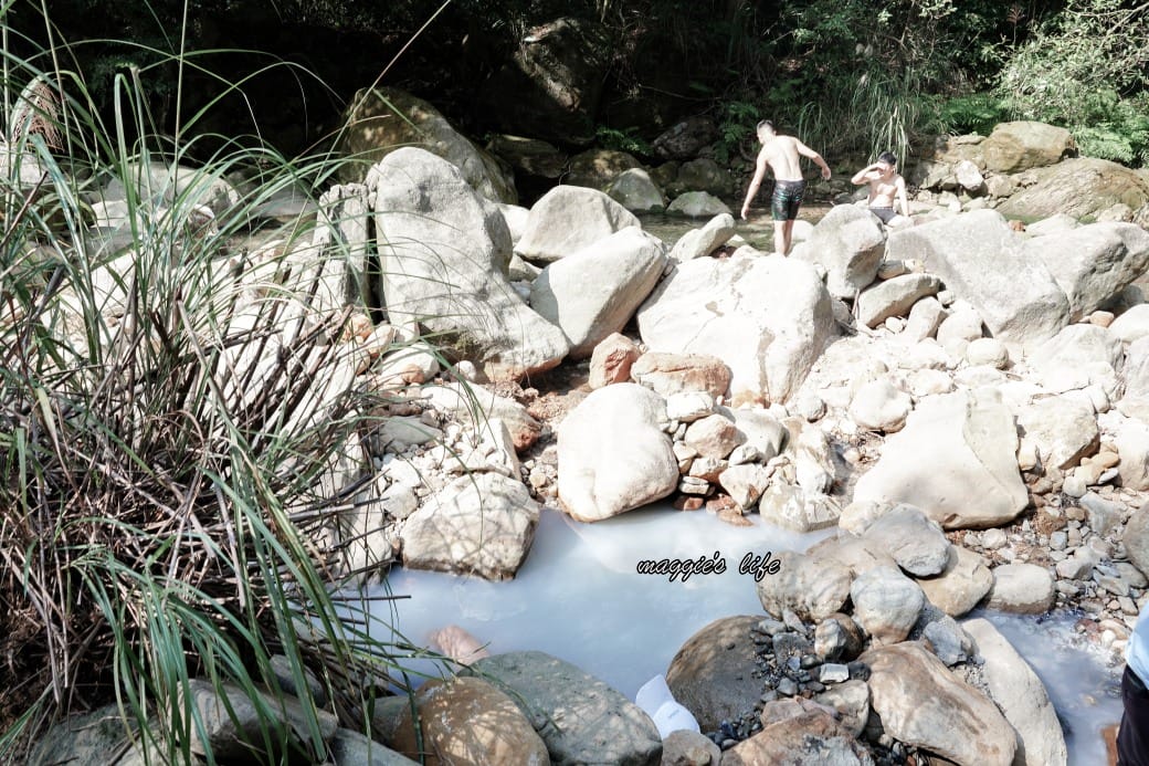 陽明山野溪溫泉秘境｜下七股野溪溫泉，夢幻絕美牛奶湯，交通，注意事項路線攻略