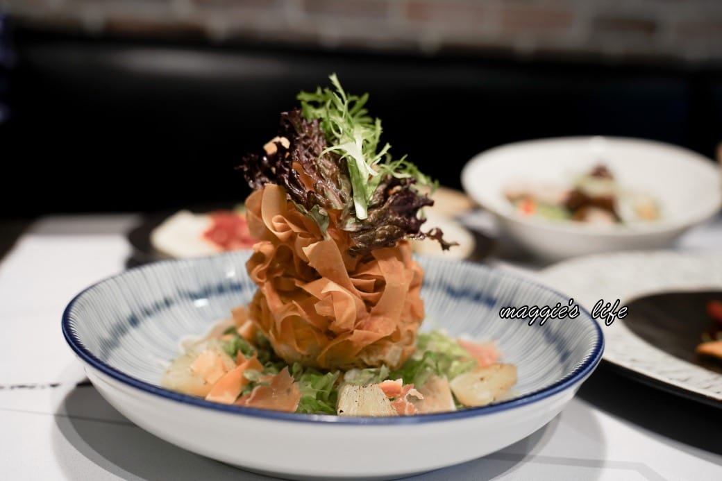 凱恩斯岩燒牛排｜400度火燒岩石，約會生日聚餐牛排餐廳推薦