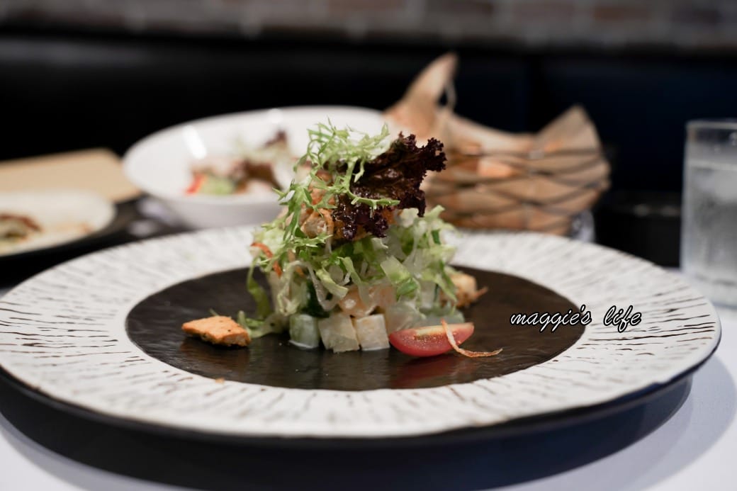 凱恩斯岩燒牛排｜400度火燒岩石，約會生日聚餐牛排餐廳推薦