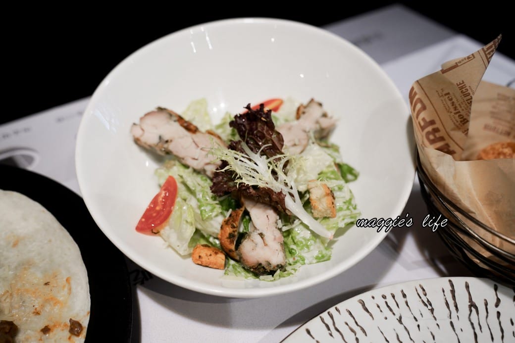 凱恩斯岩燒牛排｜400度火燒岩石，約會生日聚餐牛排餐廳推薦