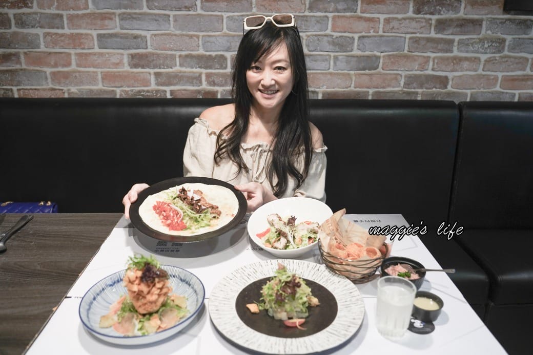 凱恩斯岩燒牛排｜400度火燒岩石，約會生日聚餐牛排餐廳推薦